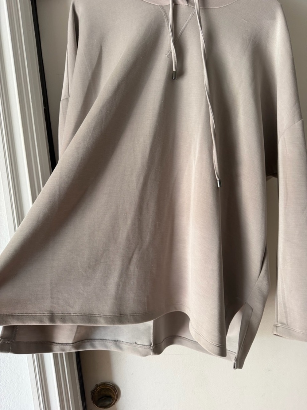 Cable & Gauge Neutral Gray Top with Branded Tag - Picture 2 of 5